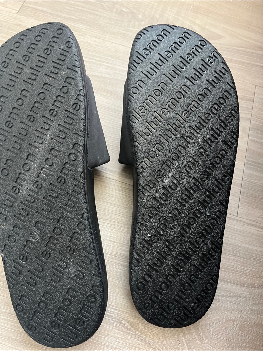 LULULEMON RESTFEEL WOMEN’s
SLIDE BLACK SIZE 9 Sandals Slip-On - Picture 4 of 8